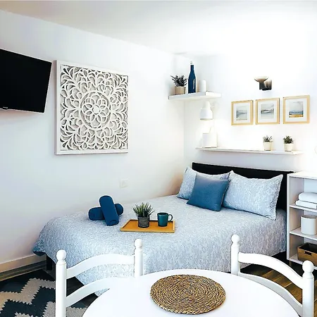 Apartment Live Punta Columbus Pool & Front *