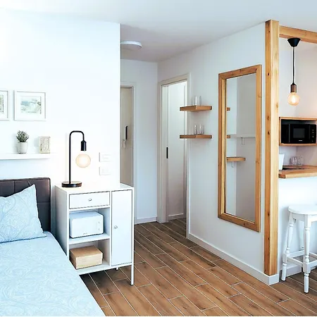 Live Punta Columbus Pool & Front Apartment